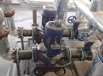 不銹鋼<a href=http://m.shjinhu.com.cn target=_blank class=infotextkey>卡箍橡膠接頭</a>實(shí)物圖